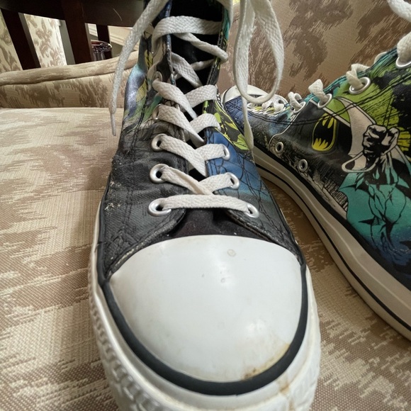 Converse Chuck Taylors Marvel Batman high tops - Picture 9 of 12